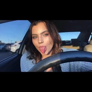 Meet your Posher, Leah